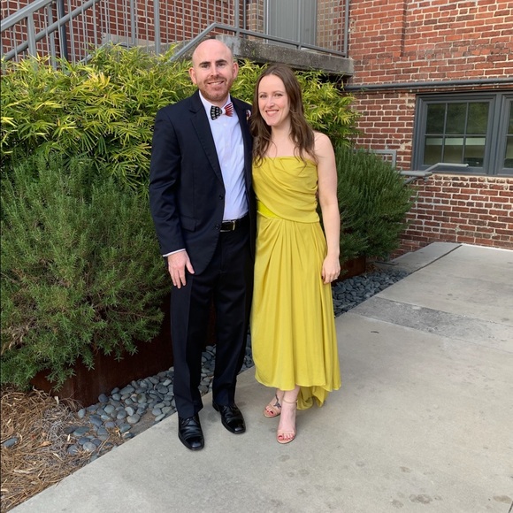 Hi! I’m Carolynn! Welcome to my closet! - Picture 4 of 5